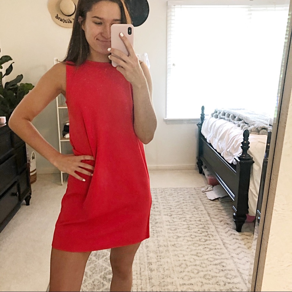 Red Gianni Bini dress